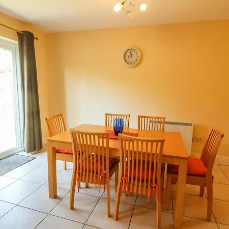 15 Sheen View,